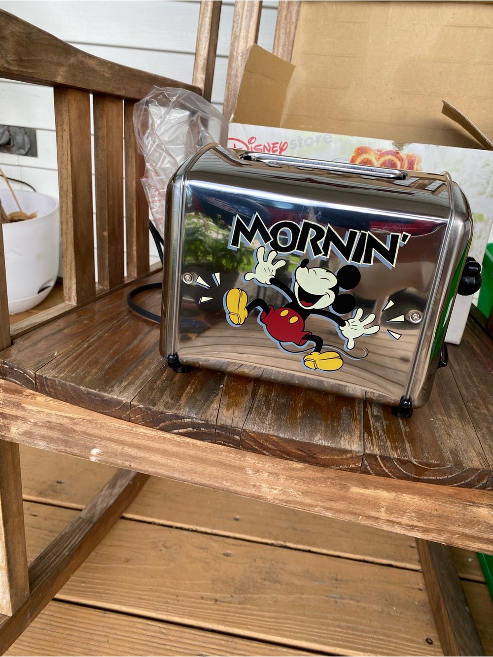 Vintage Disney 'Mornin' Toaster plays music. Mickey Mouse’s face on the toast